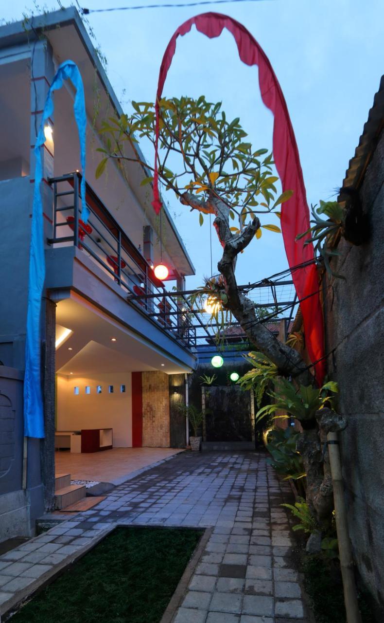 Valomia Guest House Denpasar Extérieur photo